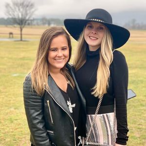 Meet your Posher, Caroline